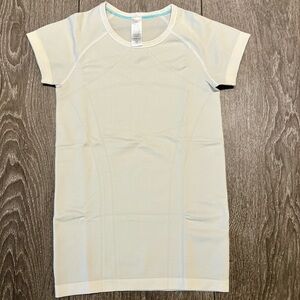 Ivivva Fly Tech White Short Sleeve Top - Size 8